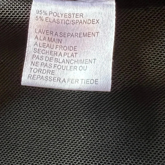 Simon Chang "Smart clothes" black woman’s shirt size small, slimming top - Picture 5 of 5